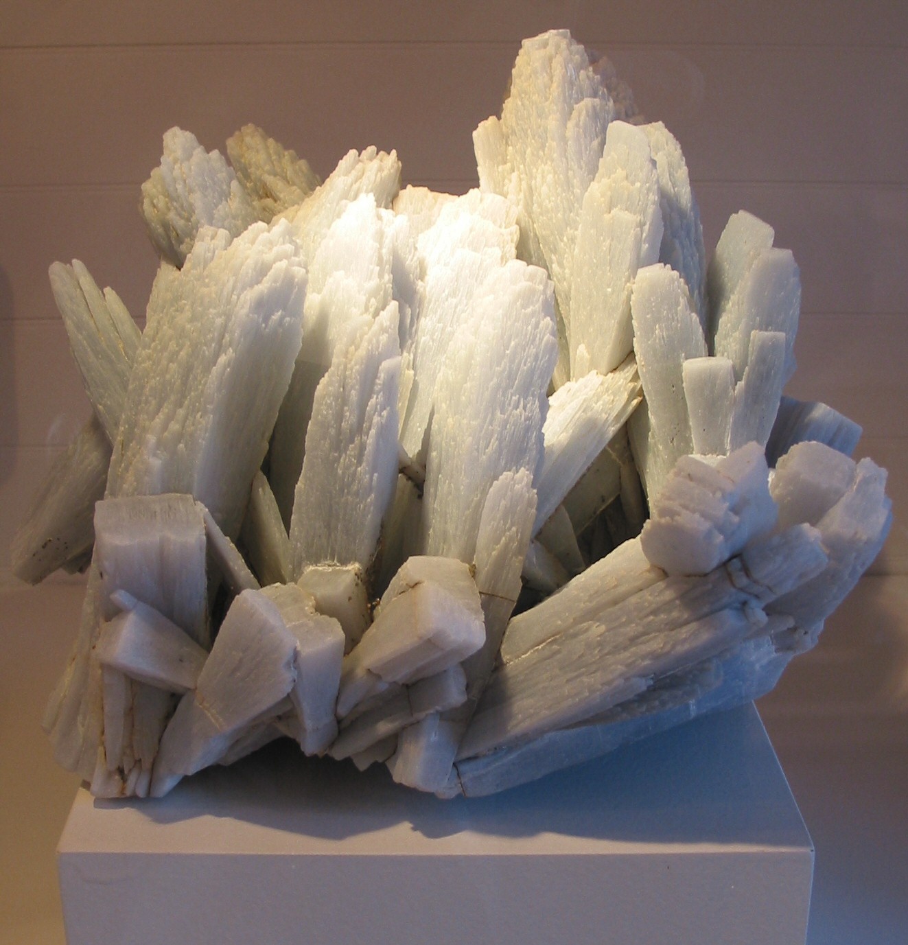 Anhydrite Specimen picture