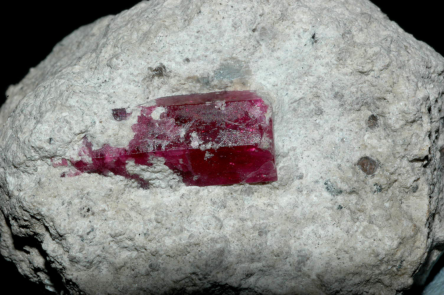 Bixbite Specimen picture