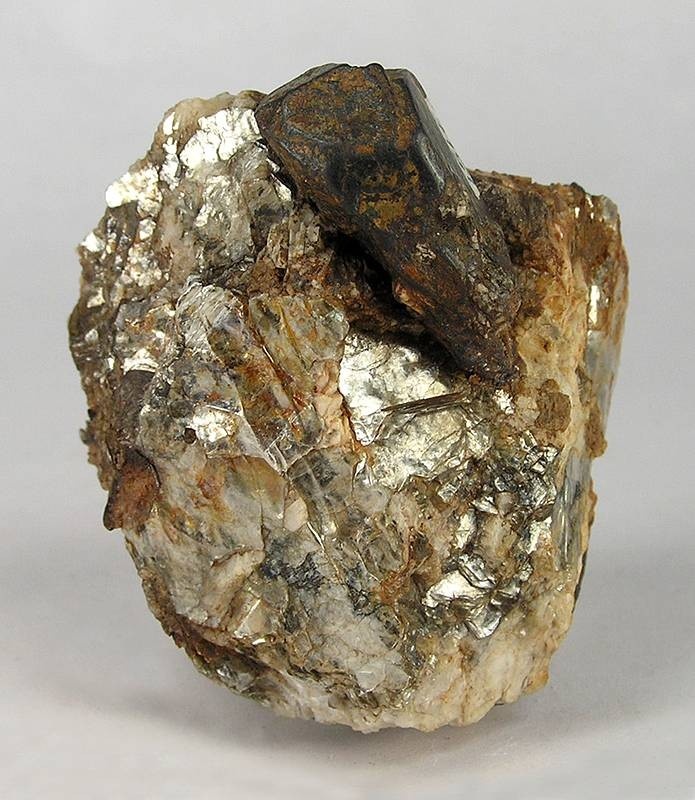 Manganocolumbite Specimen picture