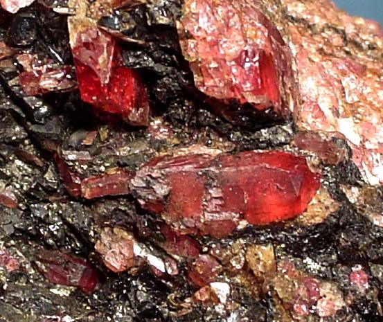 Pyroxmangite Specimen picture