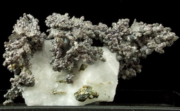 Safflorite Specimen picture