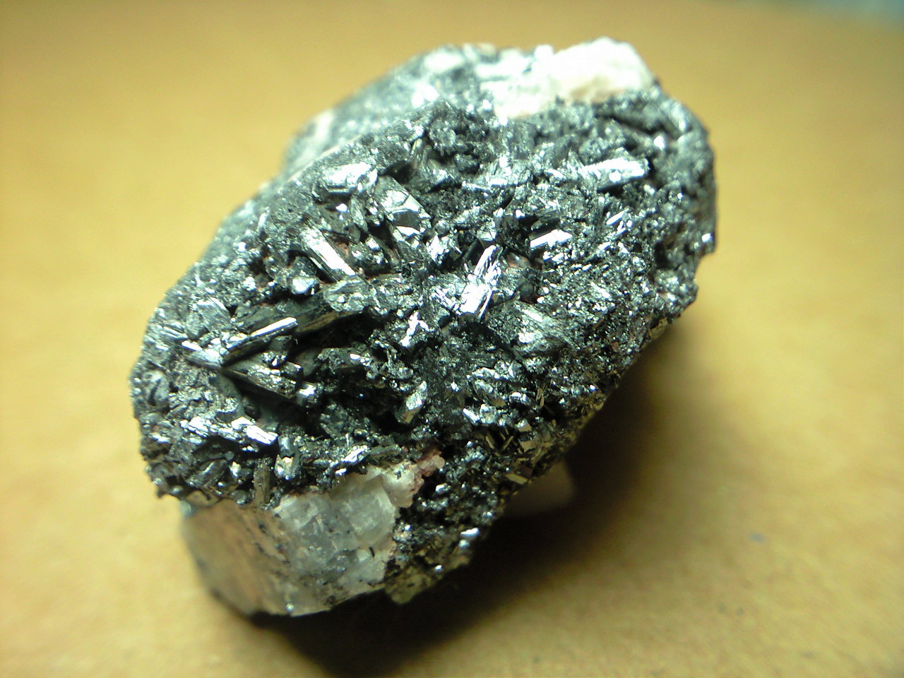 Sphenomanganite Specimen picture