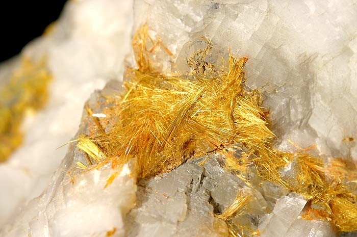 Wakabayashilite Specimen picture